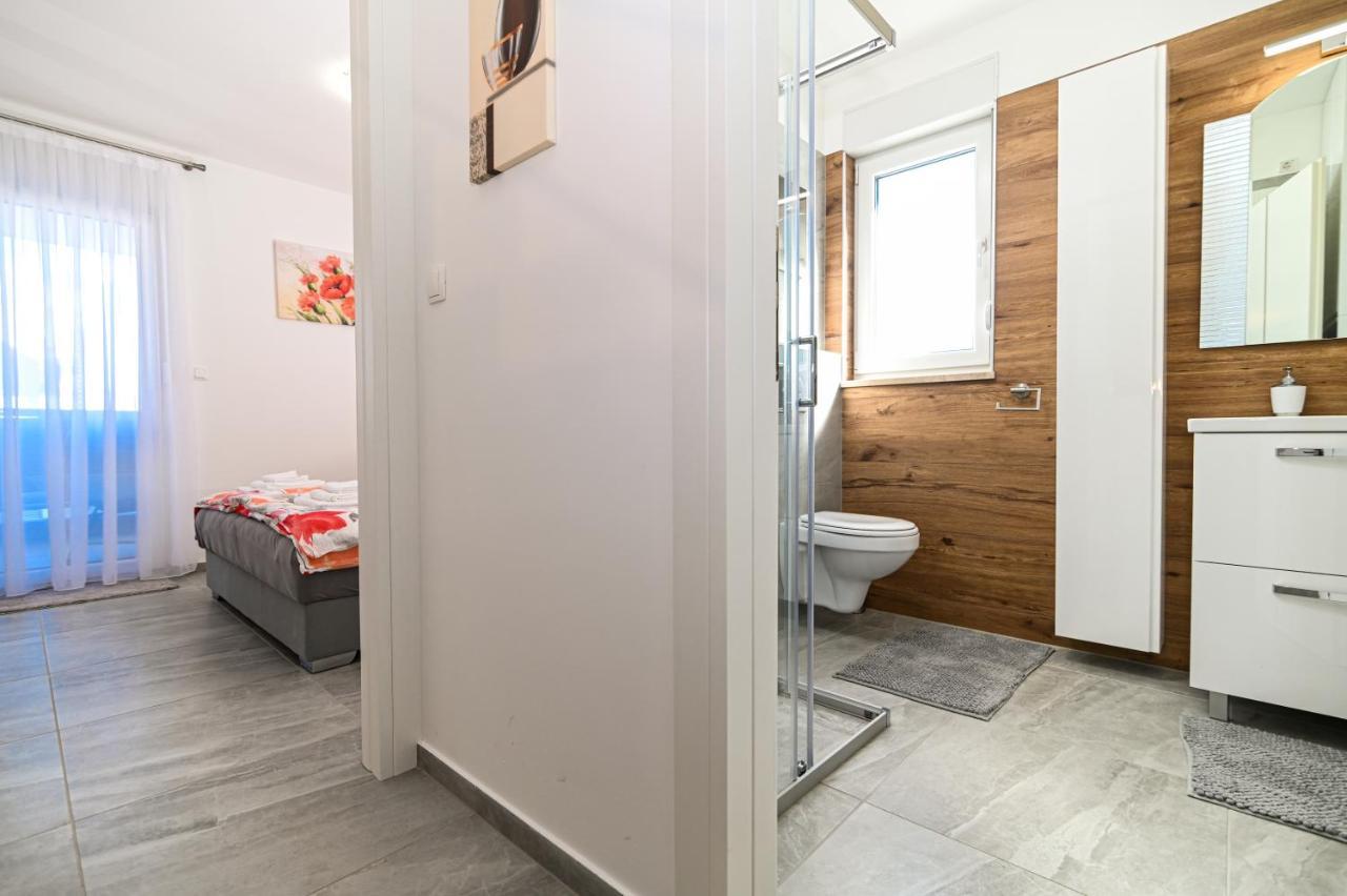 Luxury Apartment With Swimming Pool Ana Trogir Exteriör bild