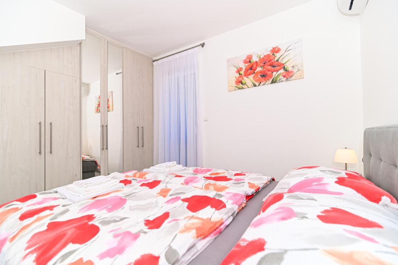 Luxury Apartment With Swimming Pool Ana Trogir Exteriör bild