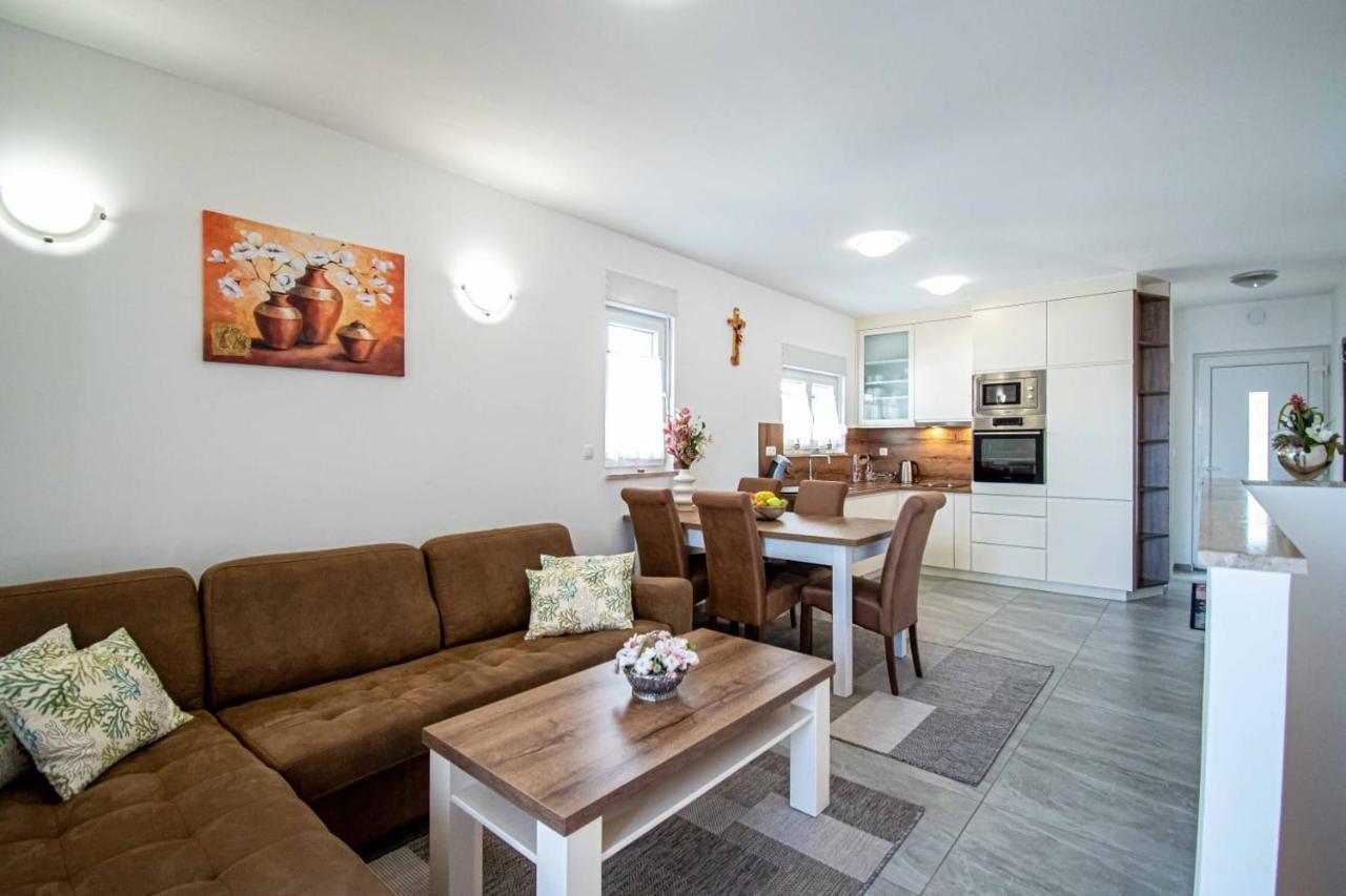 Luxury Apartment With Swimming Pool Ana Trogir Exteriör bild