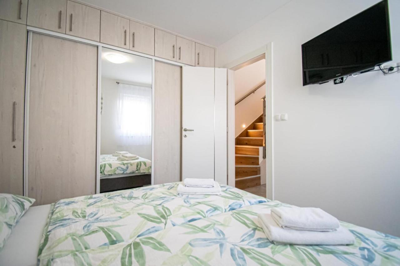 Luxury Apartment With Swimming Pool Ana Trogir Exteriör bild